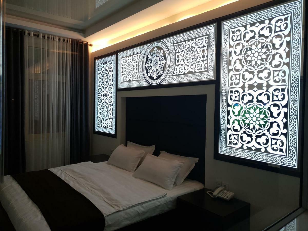 Safir Business Hotel O Душанбе Экстерьер фото